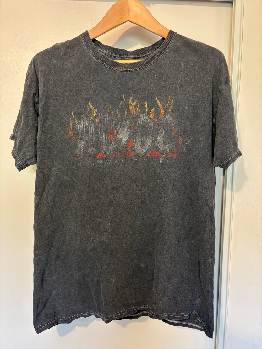 AC/DC Distressed Graphic Tee Mens Size Medium Rock Metal Retro Faded Black
